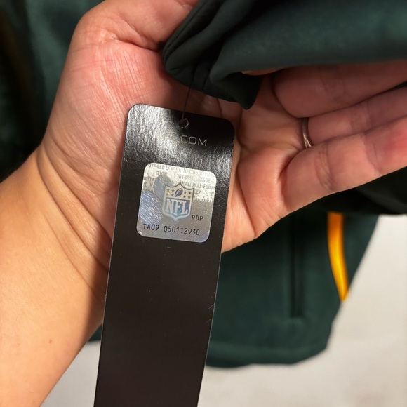 Green Bay Packers Men's Green Jacket - Picture 7 of 8